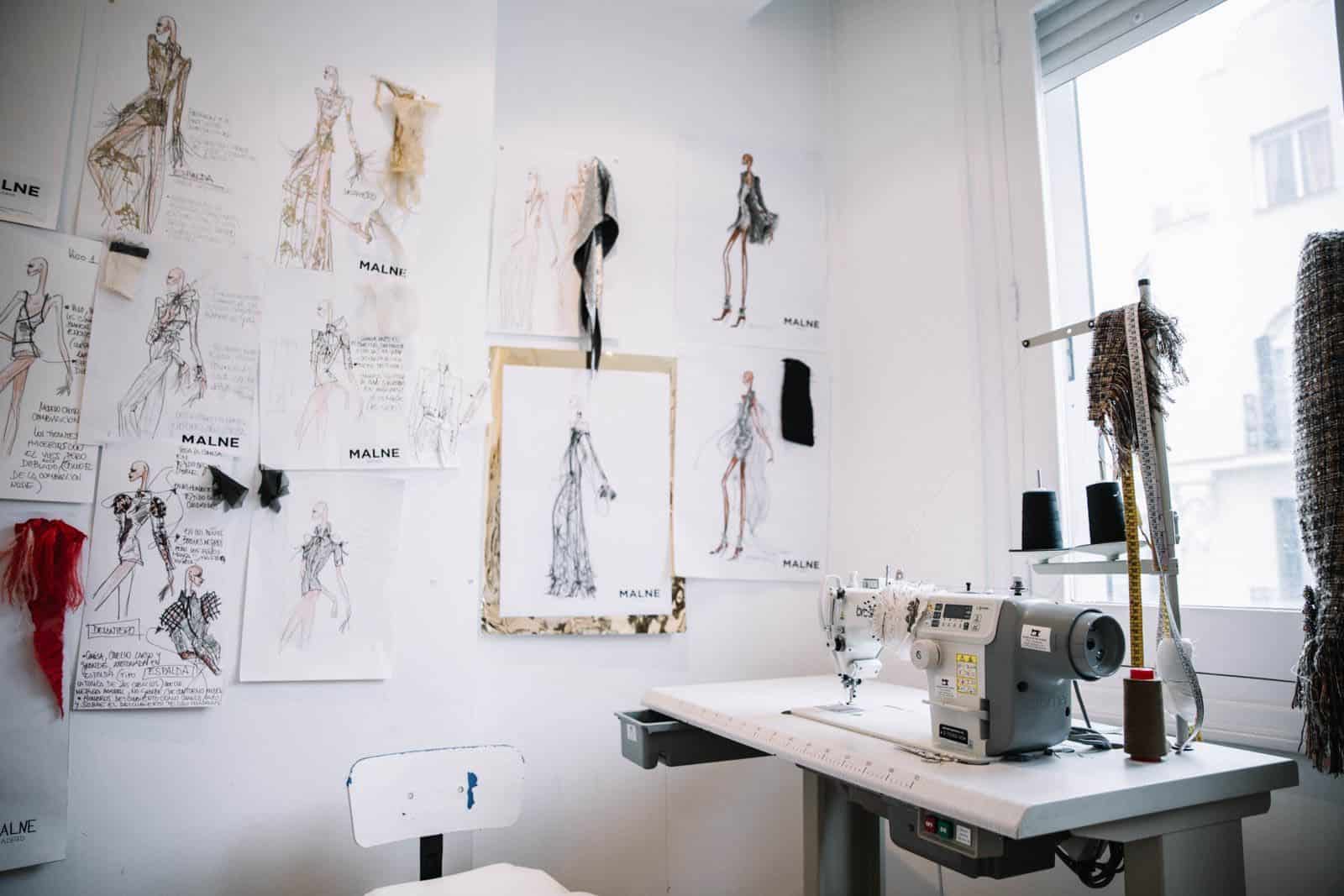 Foto del atelier de Malne donde se realiza manufactura de vestidos